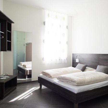 Eee Hotel Traun Ngoại thất bức ảnh