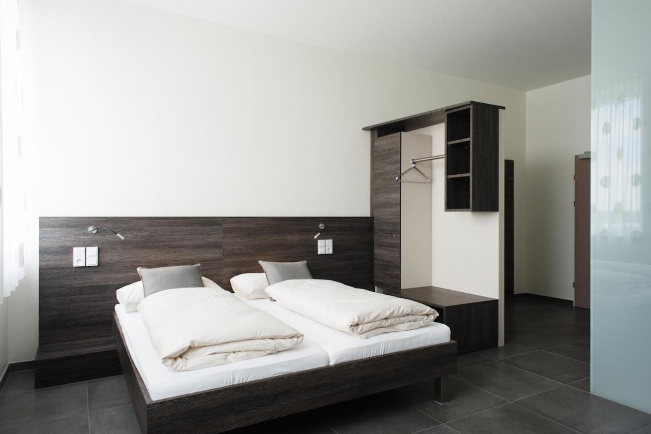 Eee Hotel Traun Ngoại thất bức ảnh